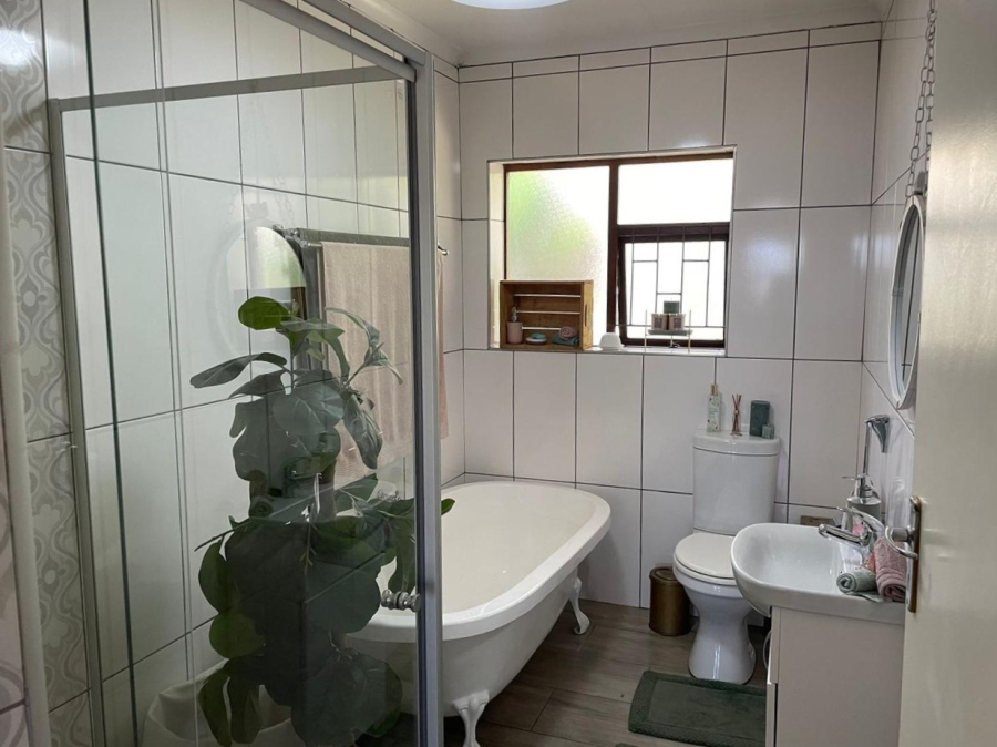 5 Bedroom Property for Sale in Hartenbos Heuwels Western Cape
